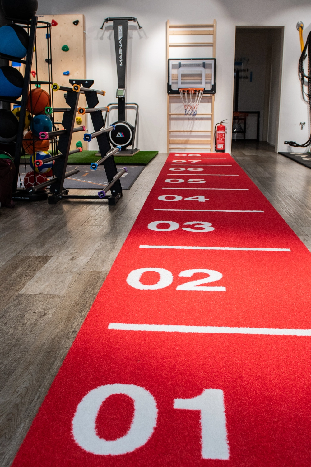 Relaxx Physiotherapie - Praxis for Physiotherapie - Sportorientierter Trainingsraum mit moderner Ausstattung.